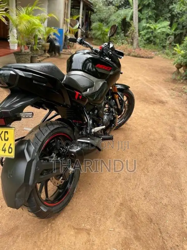 Hero Hunk160 4v 2025 Motorbike (Used)