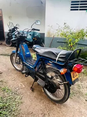 Kinetic Safari 2014 Motorbike (Used)