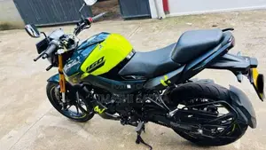 Hero Hunk 160R 2025 Motorbike (Used)