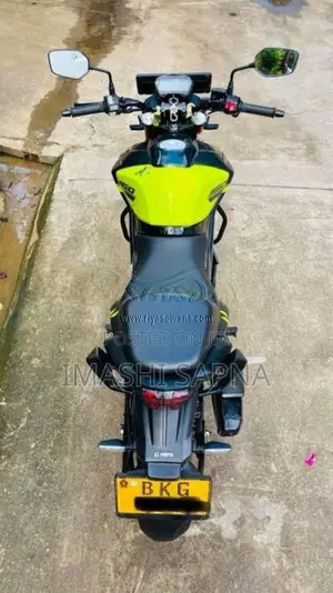 Hero Hunk 160R 2025 Motorbike (Used)
