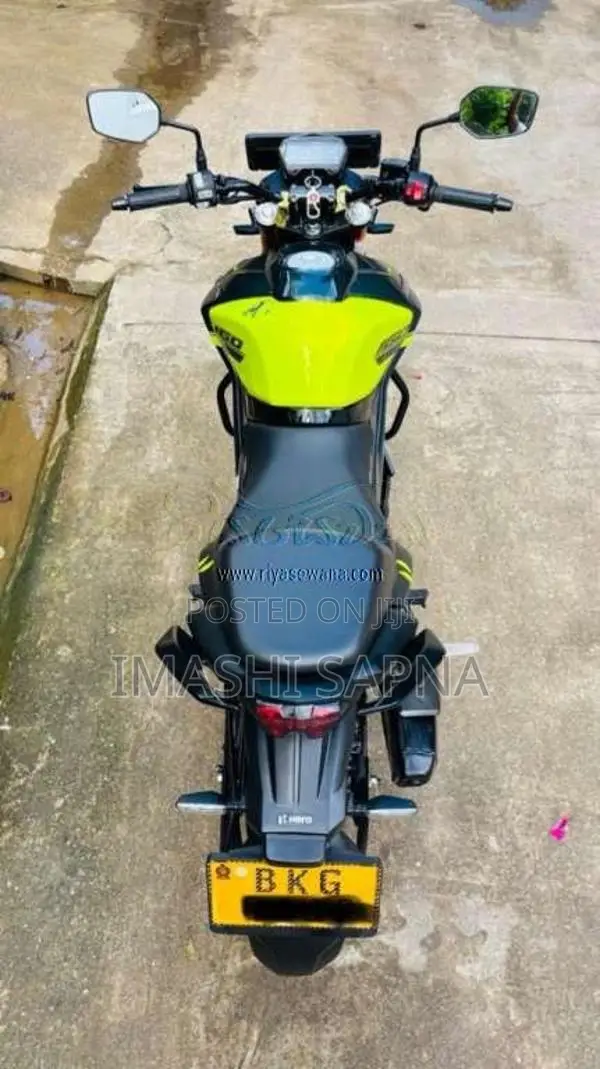 Hero Hunk 160R 2025 Motorbike (Used)