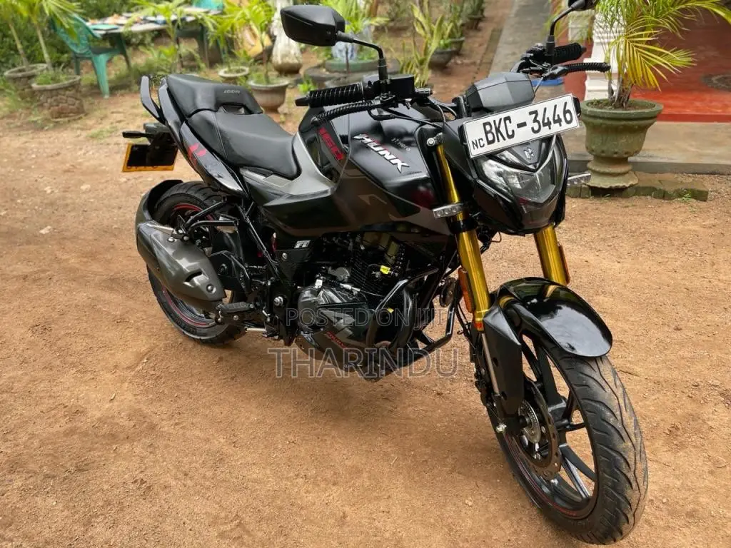 Hero Hunk160 4v 2025 Motorbike (Used)