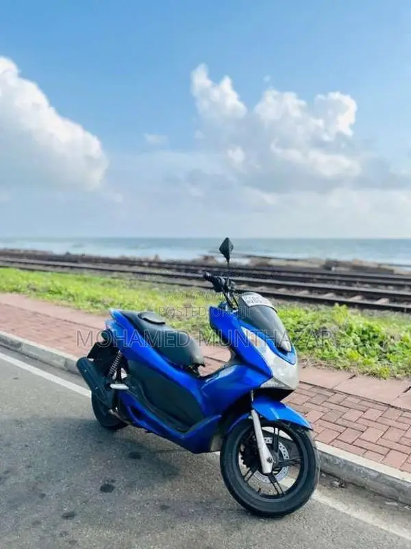 Honda Pcx 2018 Motorbike (Used)