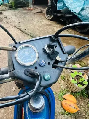 Kinetic Safari 2014 Motorbike (Used)