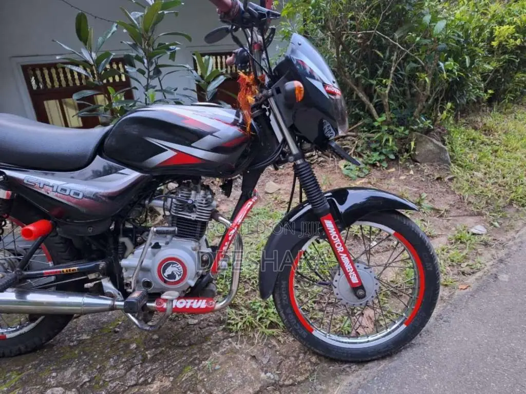 Bajaj CT-100 2014 Motorbike (Used)