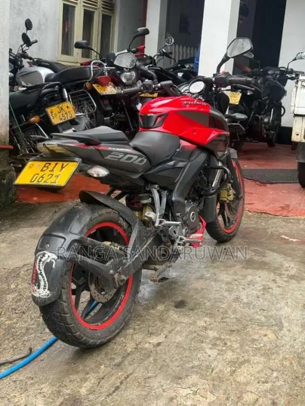 Bajaj Pulsar NS200 2020 Motorbike (Used)