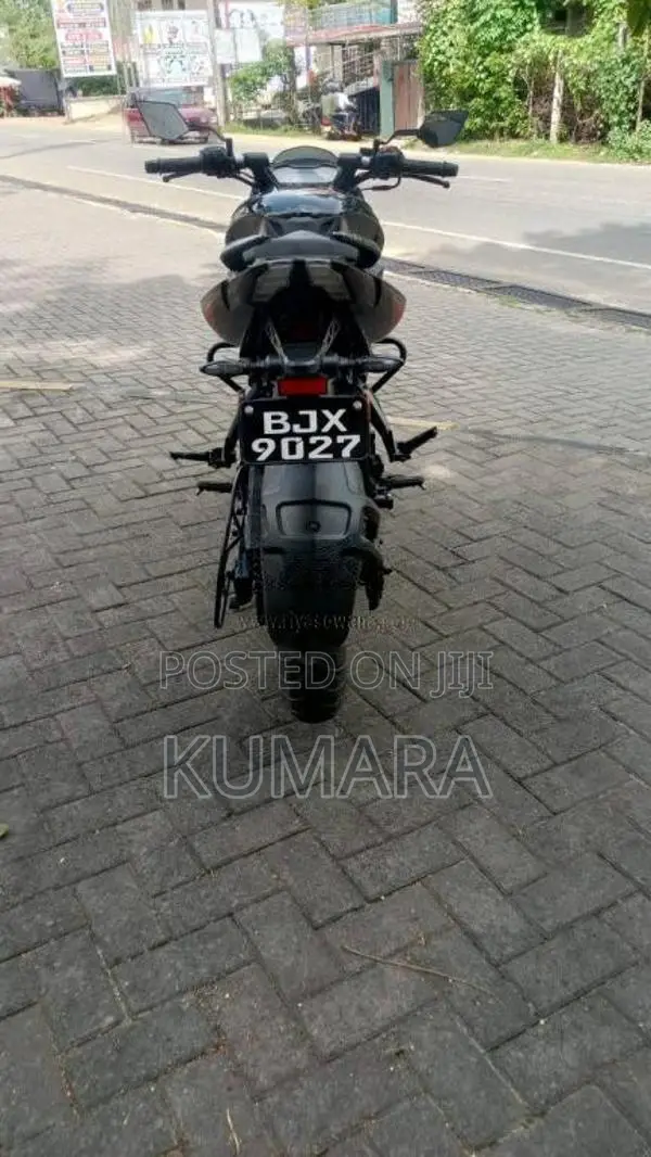 Bajaj Pulsar NS200 2025 Motorbike (Used)