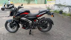 Bajaj Pulsar NS200 2025 Motorbike (Used)