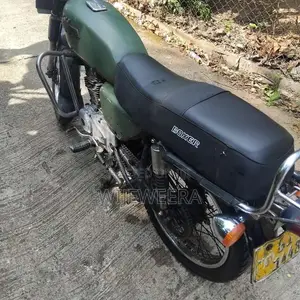 Bajaj Boxer 2002 Motorbike (Used)
