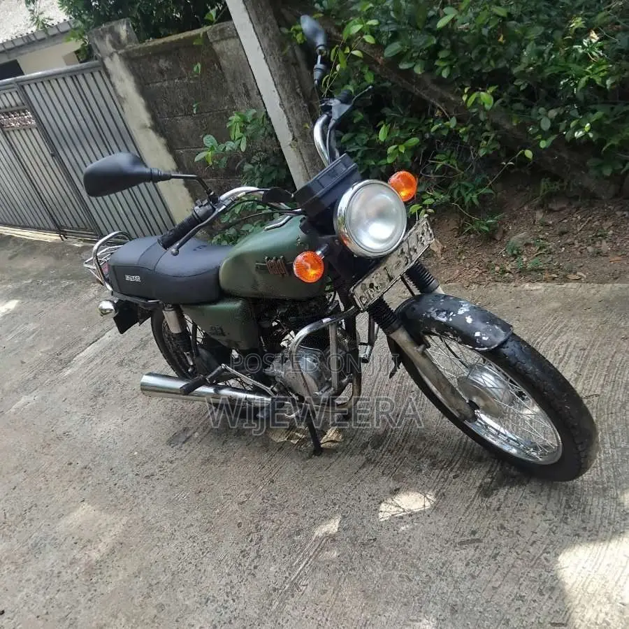 Bajaj Boxer 2002 Motorbike (Used)