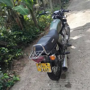 Bajaj Boxer 2002 Motorbike (Used)