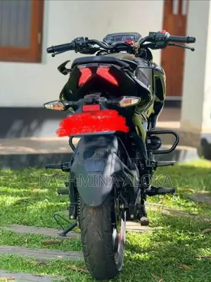 Bajaj Pulsar N160 2025 Motorbike (Used)