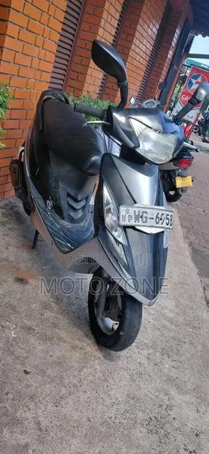 TVS Scooty Streak 2011 Motorbike (Used)