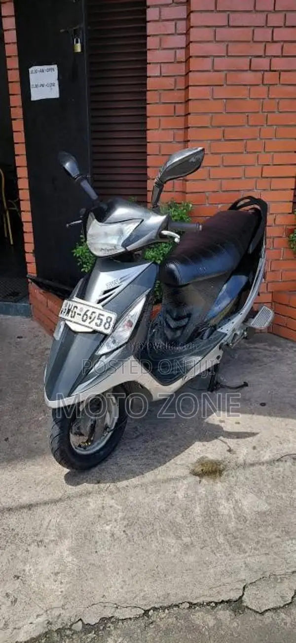 TVS Scooty Streak 2011 Motorbike (Used)