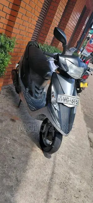 TVS Scooty Streak 2011 Motorbike (Used)