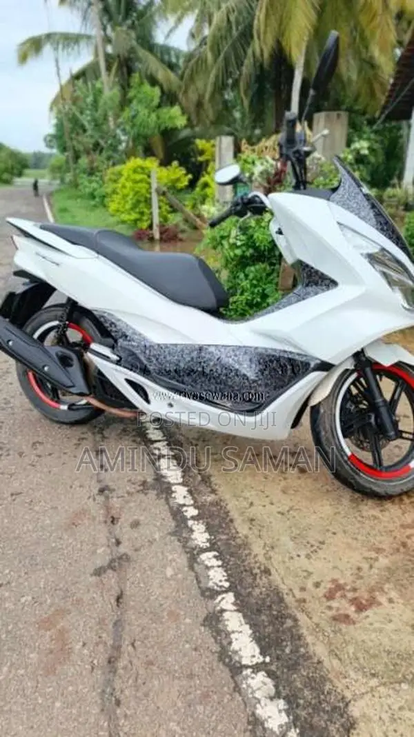 Honda Pcx 125 2017 Motorbike (Used)