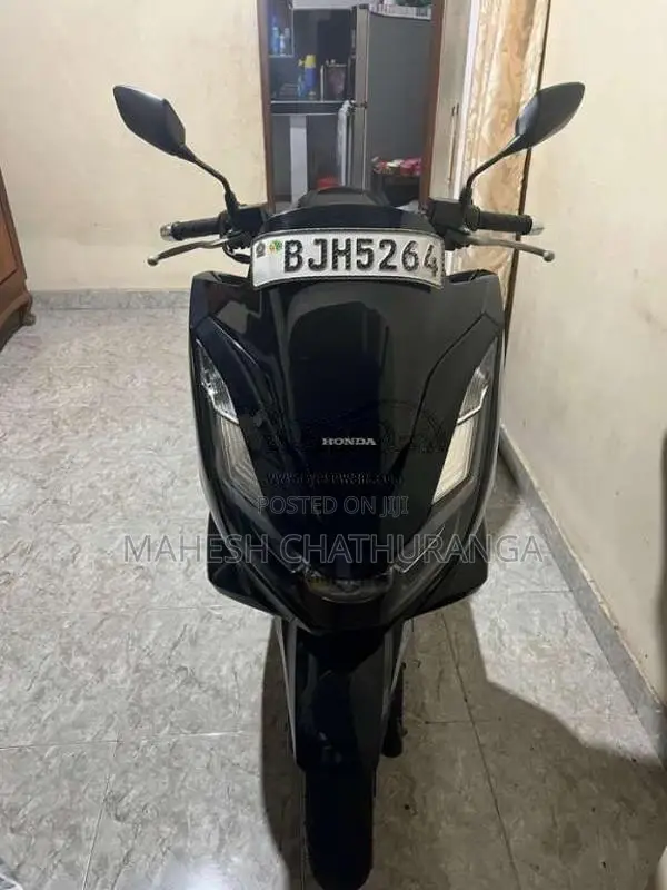 Honda Pcx 2024 Motorbike (Used)
