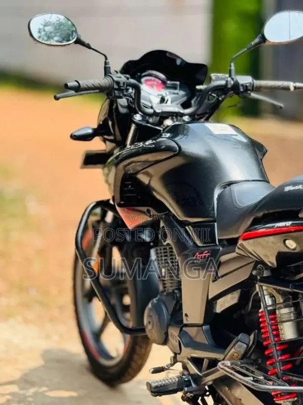 Hero Hunk 2017 Motorbike (Used)