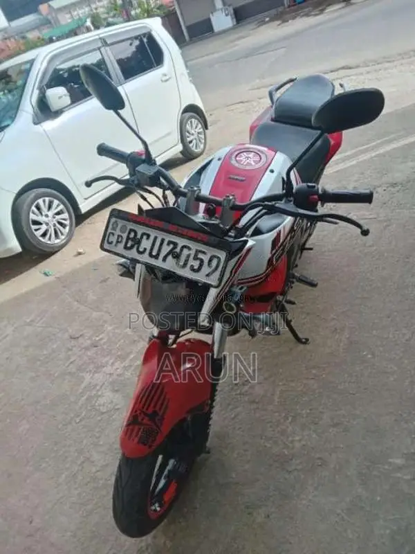 Yamaha FZ 2015 Motorbike (Used)