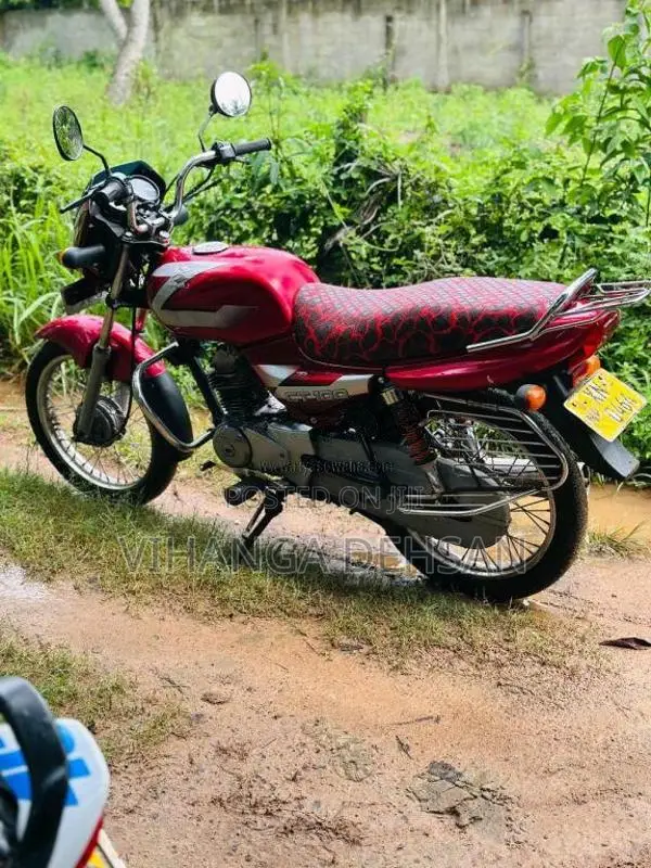 Bajaj CT-100 2012 Motorbike (Used)