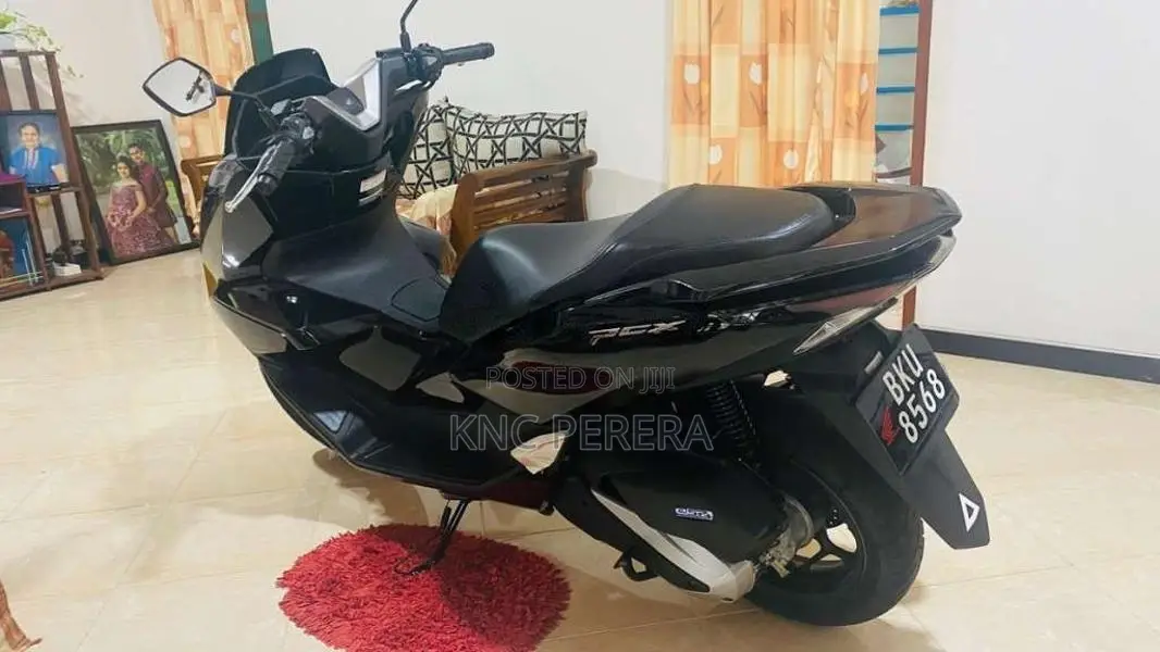 Honda Pcx 2025 Motorbike (Used)