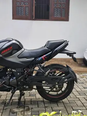 Hero Hunk 2025 Motorbike (Used)