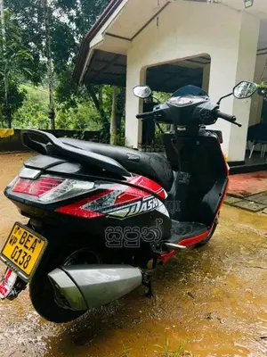 Hero DASH 2016 Motorbike (Used)