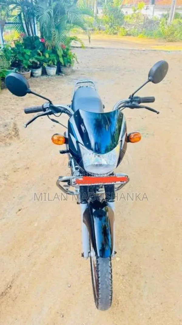 Bajaj CT-100 2012 Motorbike (Used)