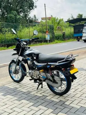 Bajaj CT-100 2016 Motorbike (Used)
