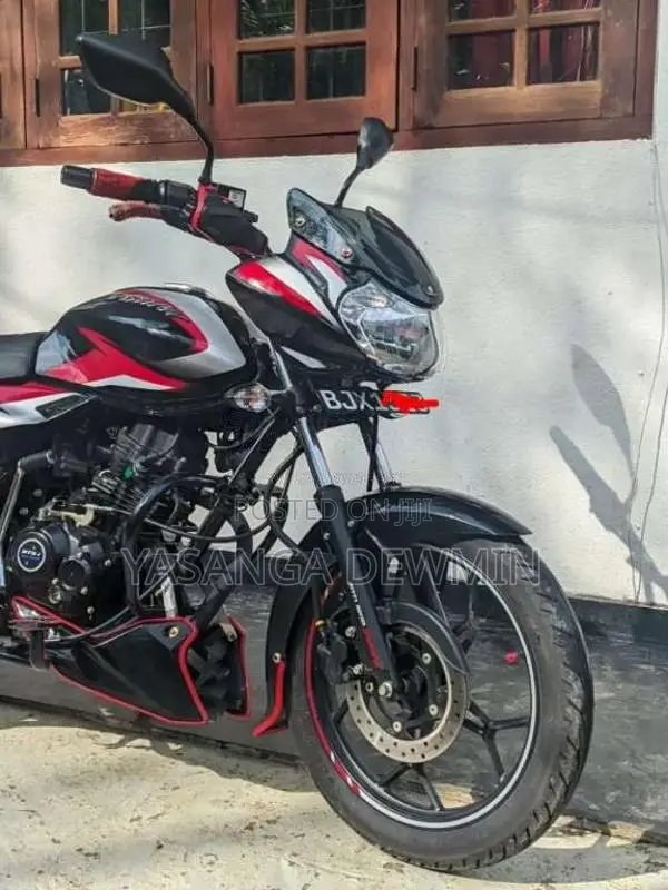 Bajaj Discover 2025 Motorbike (Used)