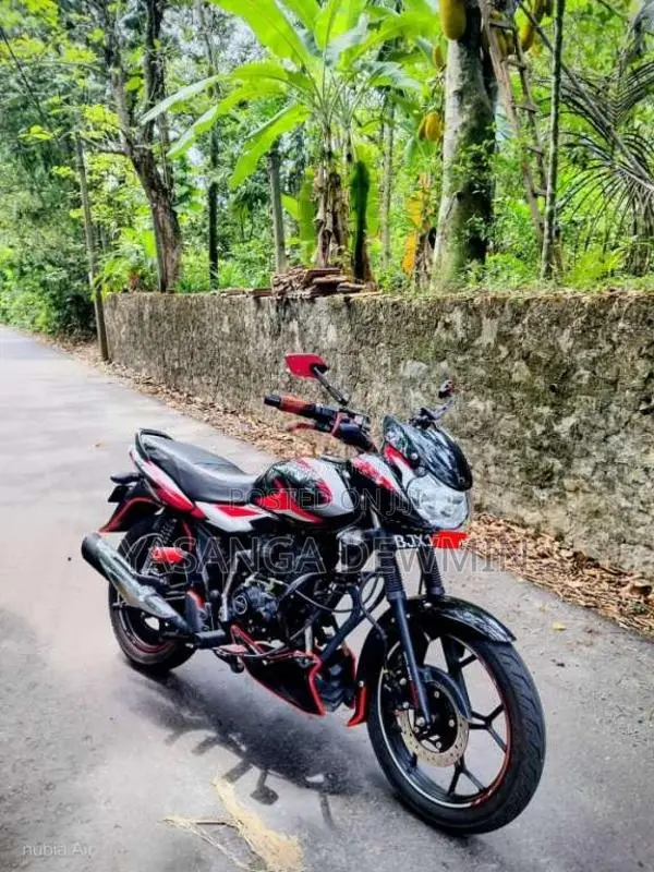 Bajaj Discover 2025 Motorbike (Used)