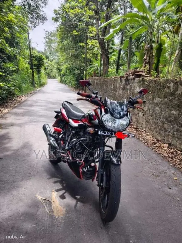 Bajaj Discover 2025 Motorbike (Used)