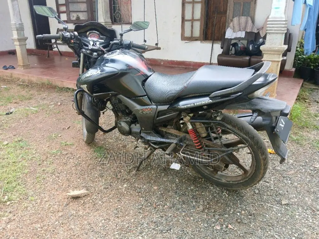 Hero-Honda Hunk 2011 Motorbike (Used)
