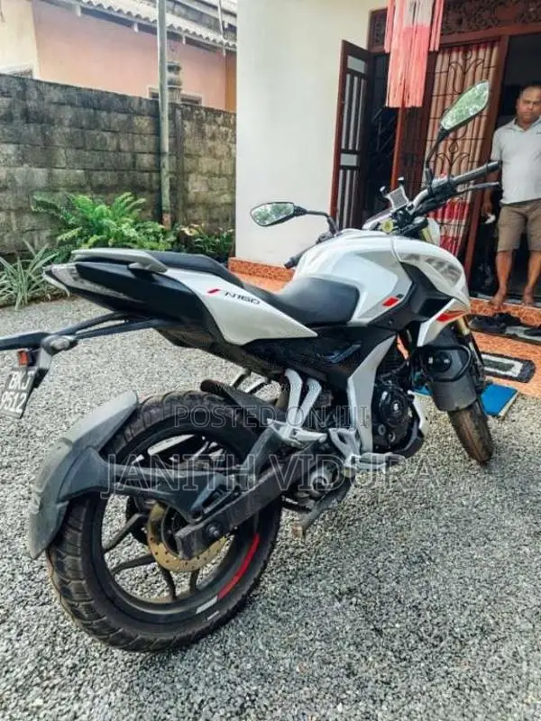 Bajaj Pulsar N160 Premium 2025 Motorbike (Used)
