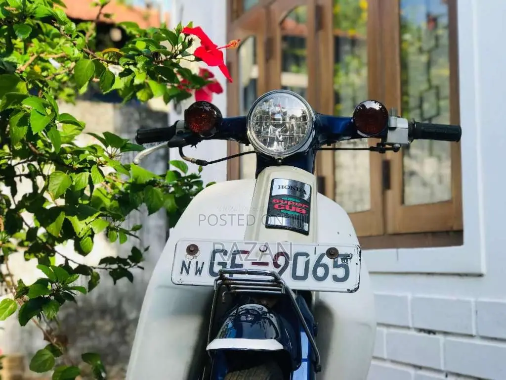 Honda C90 1998 Motorbike (Used)