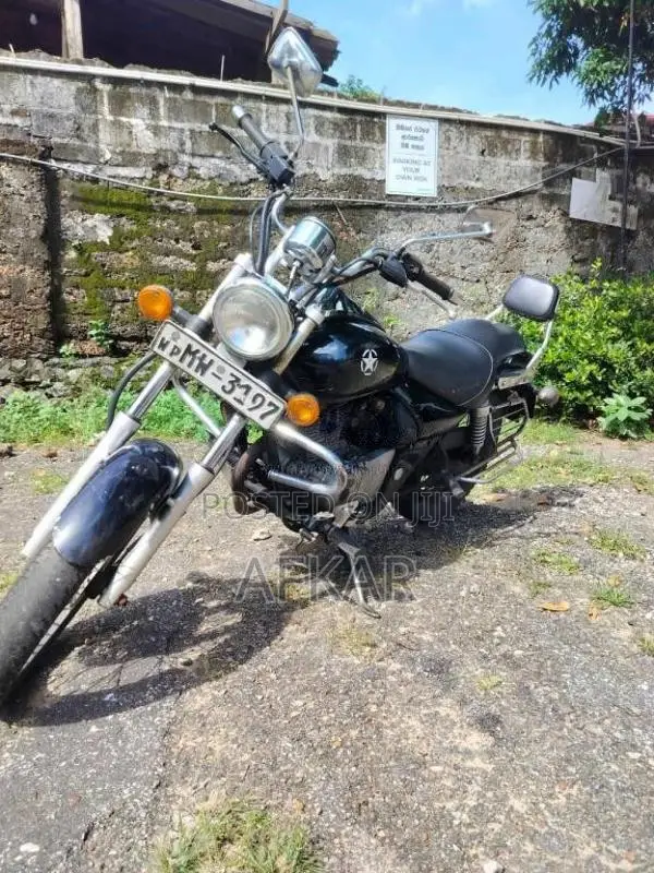 Bajaj Avenger 2006 Motorbike (Used)