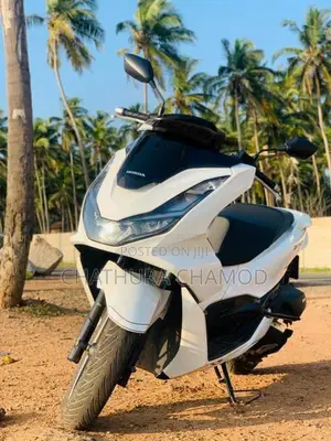 Honda Pcx 2024 Motorbike (Used)