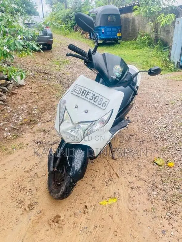 Honda Dio 2015 Motorbike (Used)