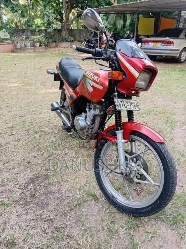 Suzuki GN125 2002 Motorbike (Used)