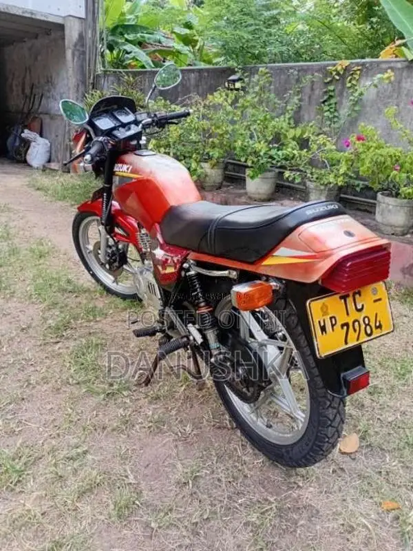 Suzuki GN125 2002 Motorbike (Used)