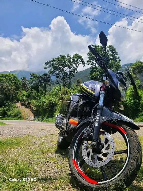 Yamaha Fz Version 2.0 2015 Motorbike (Used)