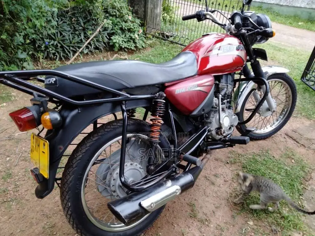 Bajaj Boxer 2012 Motorbike (Used)