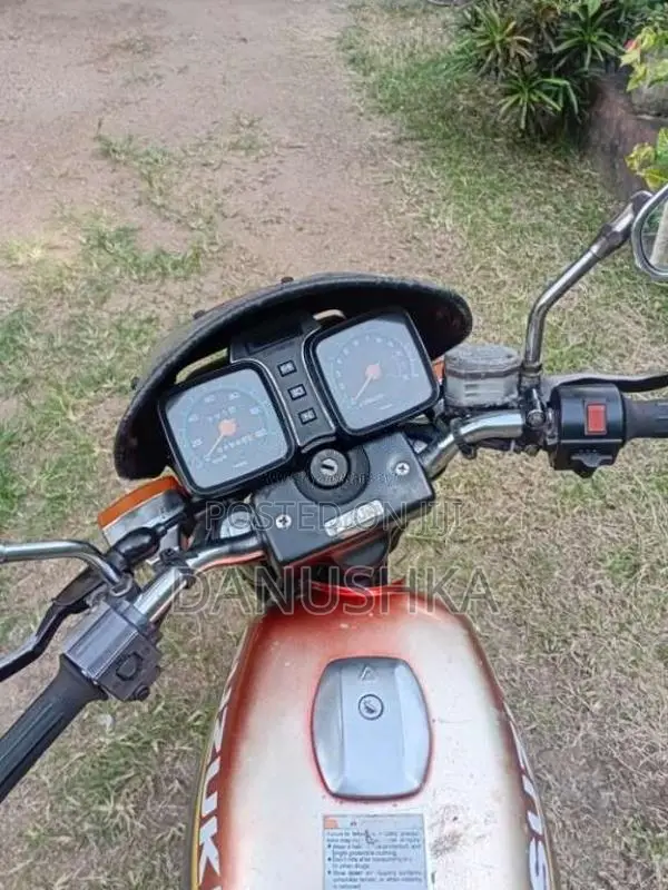 Suzuki GN125 2002 Motorbike (Used)