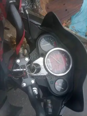 Hero Hunk 2010 Motorbike (Used)