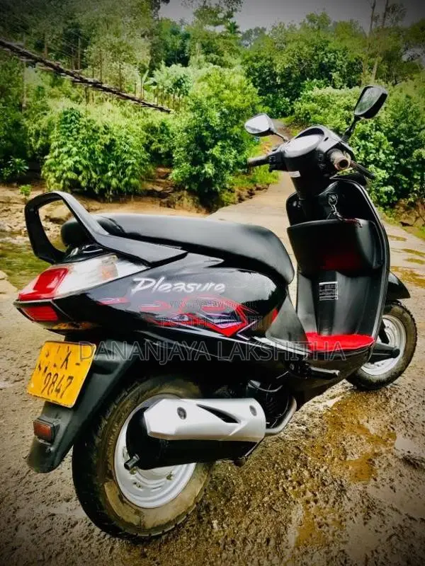 Hero Pleasure 2010 Motorbike (Used)