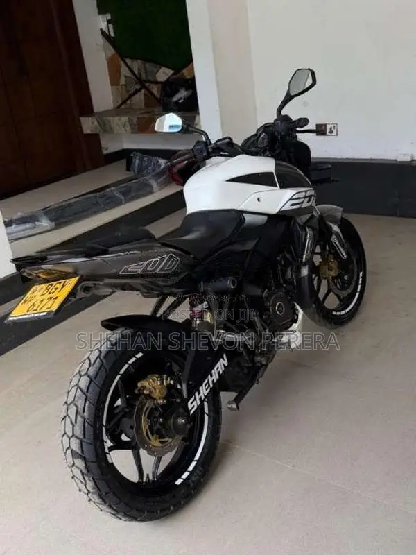 Bajaj Pulsar NS200 2018 Motorbike (Used)