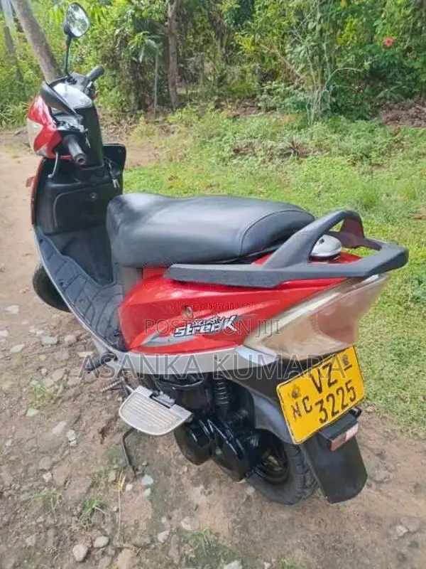 TVS Scooty Streak 2011 Motorbike (Used)