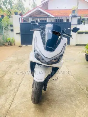 Honda Pcx 2025 motorcycle (Used)