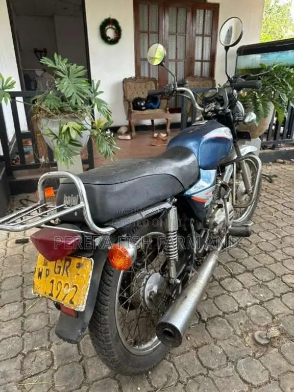 Bajaj Boxer 2002 Motorbike (Used)