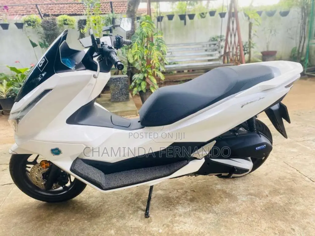 Honda Pcx 2025 motorcycle (Used)